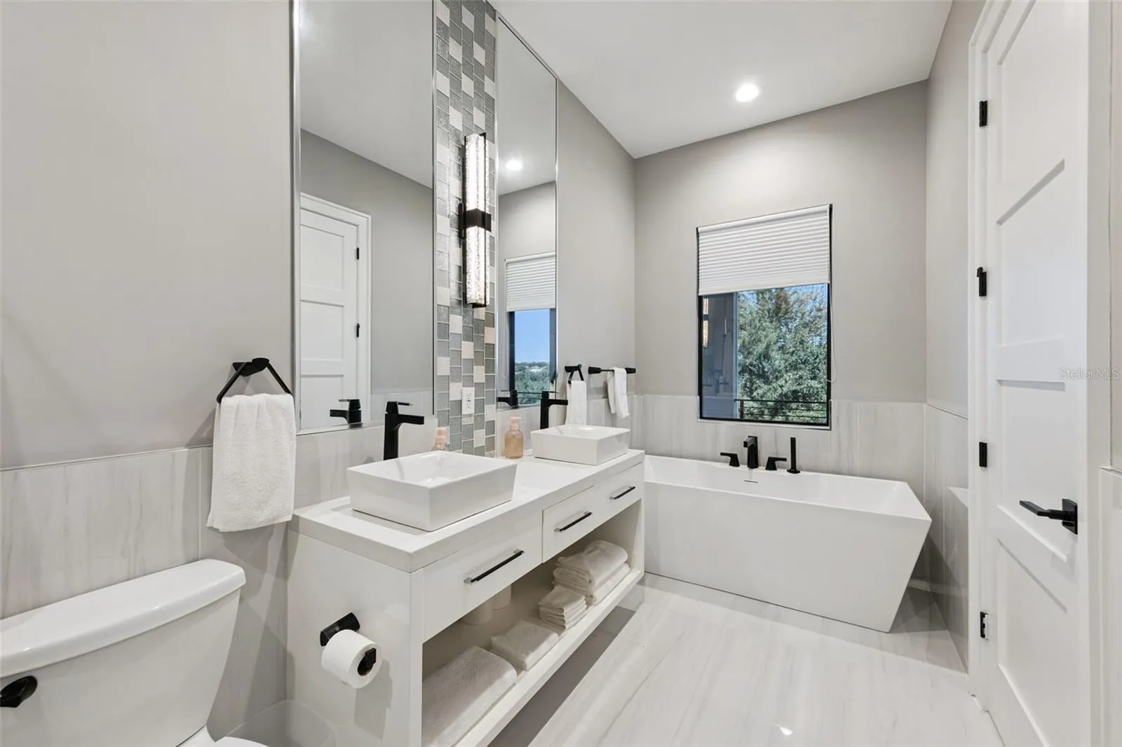 Bedroom #2 en-suite bathroom