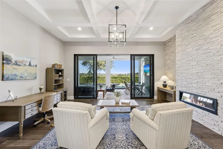 Formal living room or sitting area