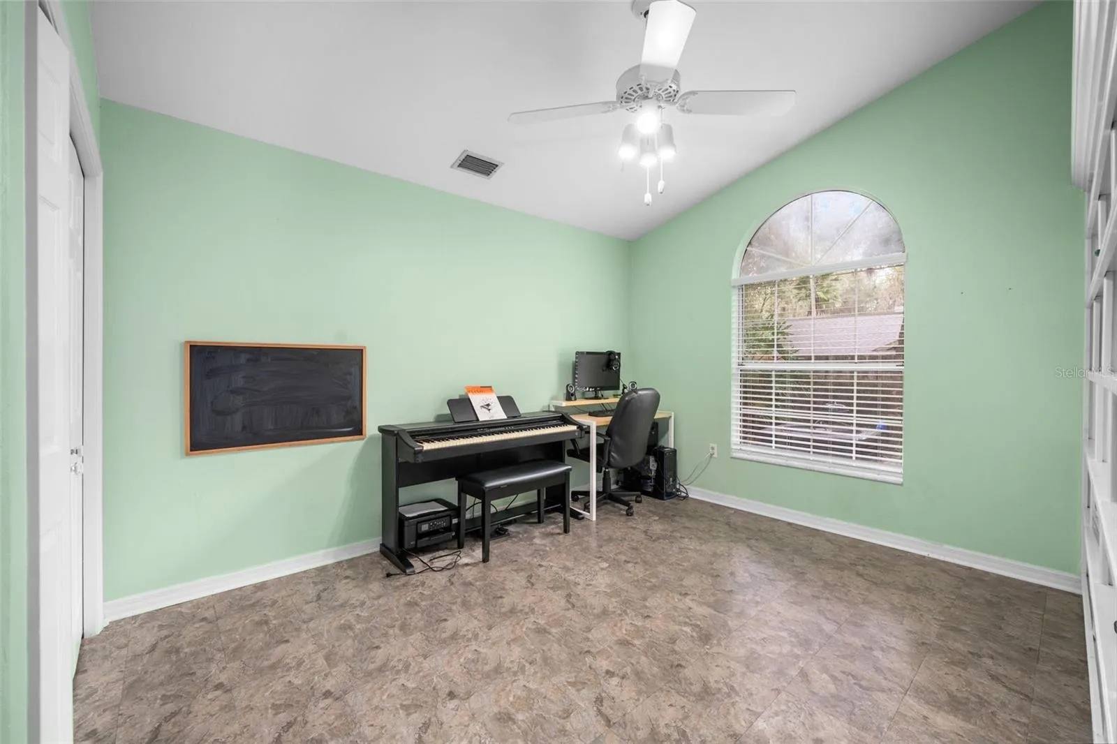 Office/Bonus Room