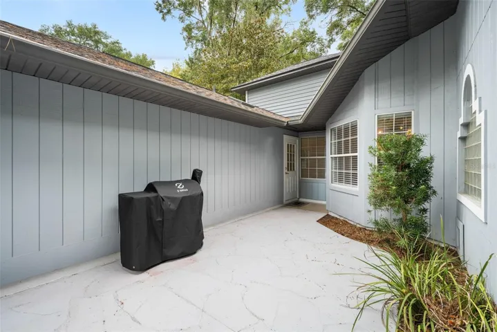 Side porch