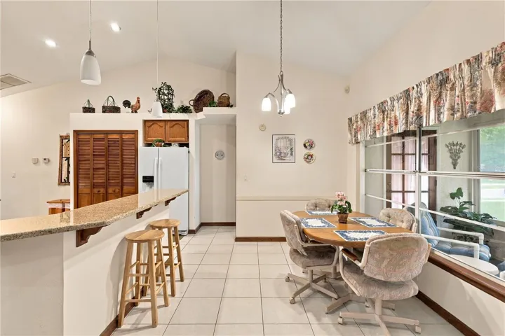 Breakfeast nook with kitchen