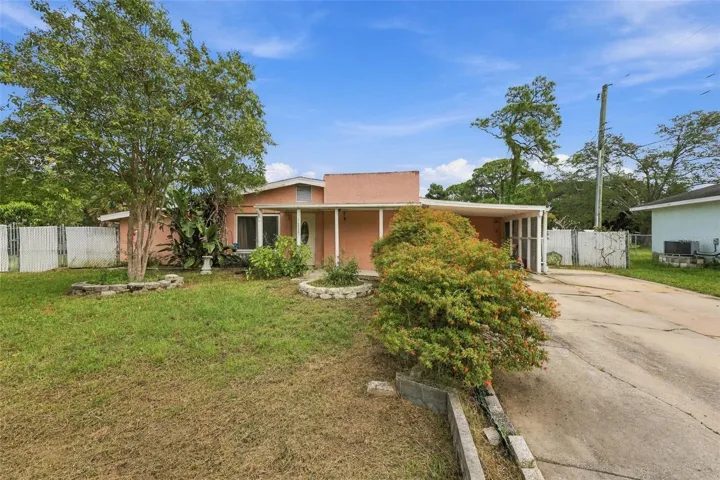 Welcome home to 1215 56th Ave Dr E.