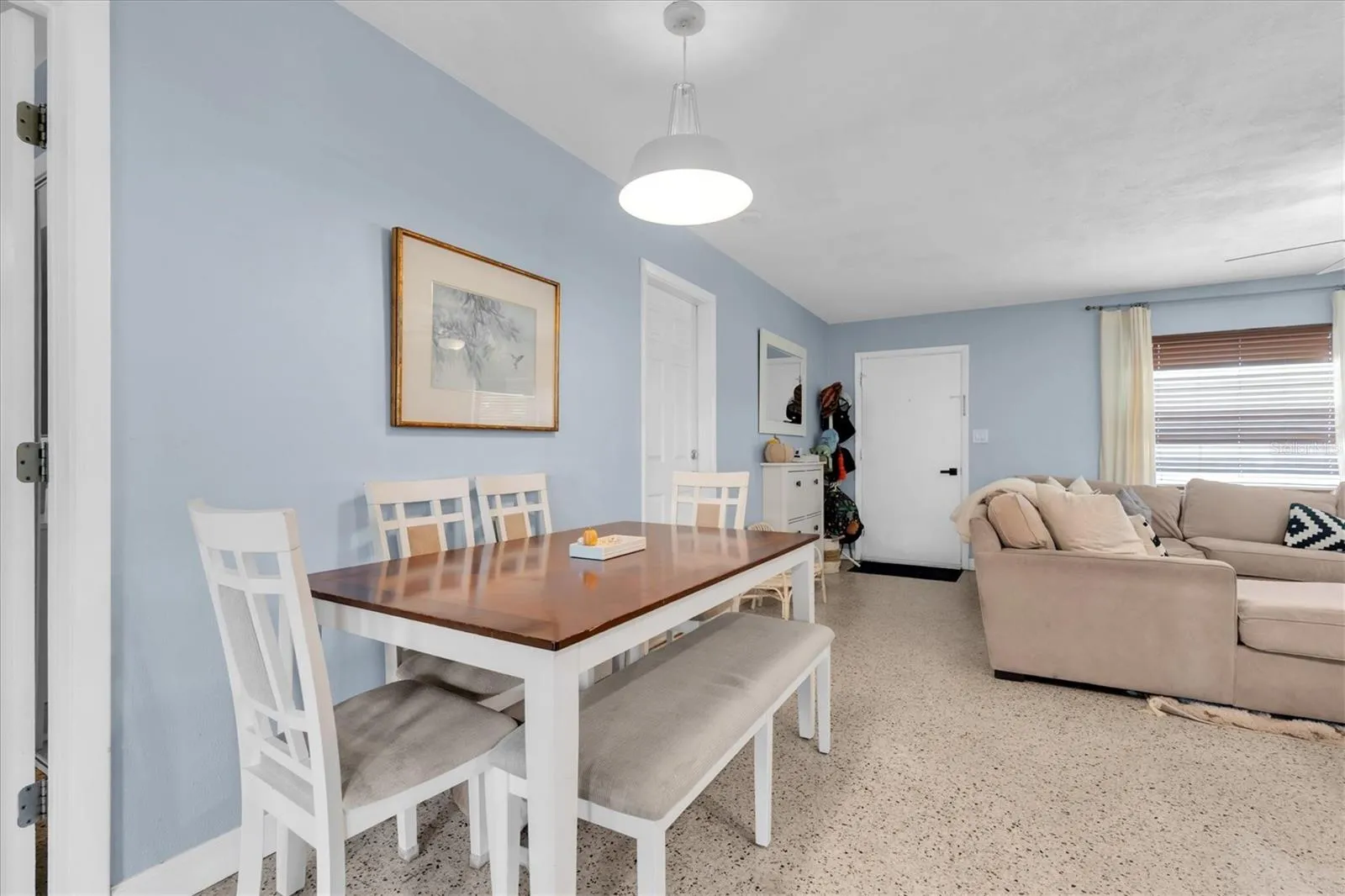 Room to gather for everyday meals and conversation