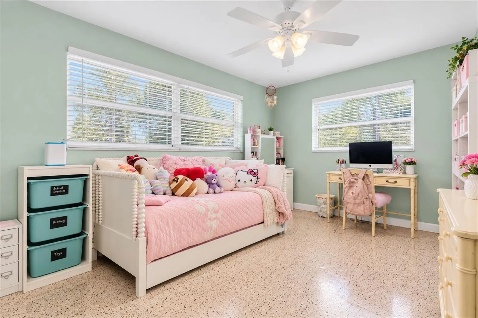 Additional bedroom ready to suit your needs