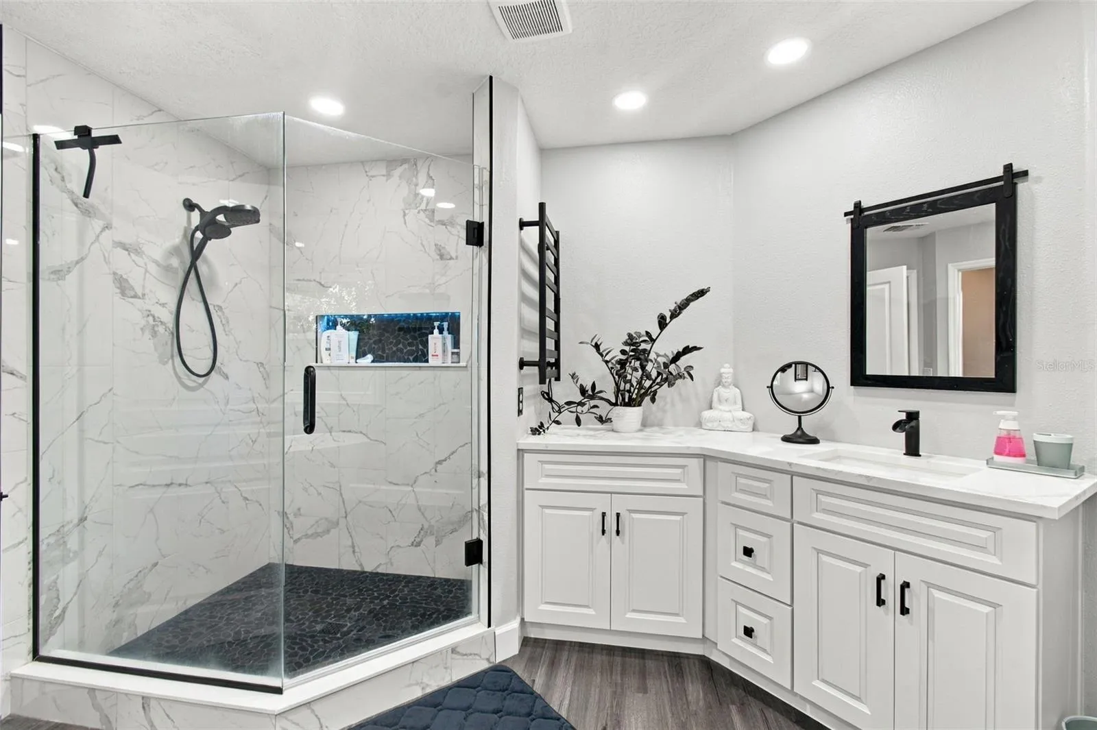 En Suite Bath