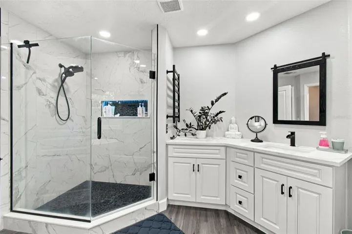 En Suite Bath