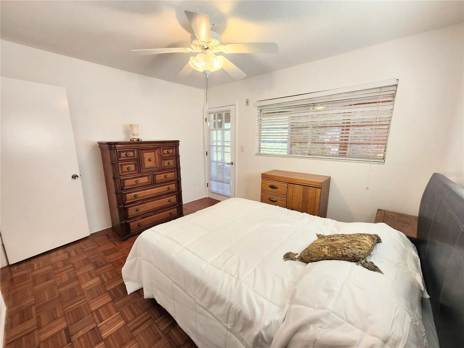 2nd bedroom with private door to sunroom, patio