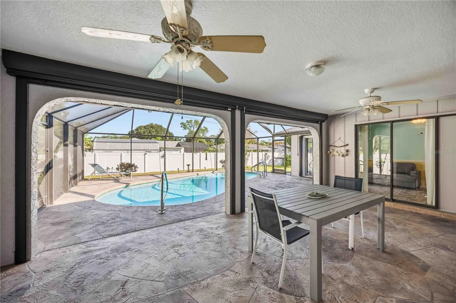 Large covered lanai
