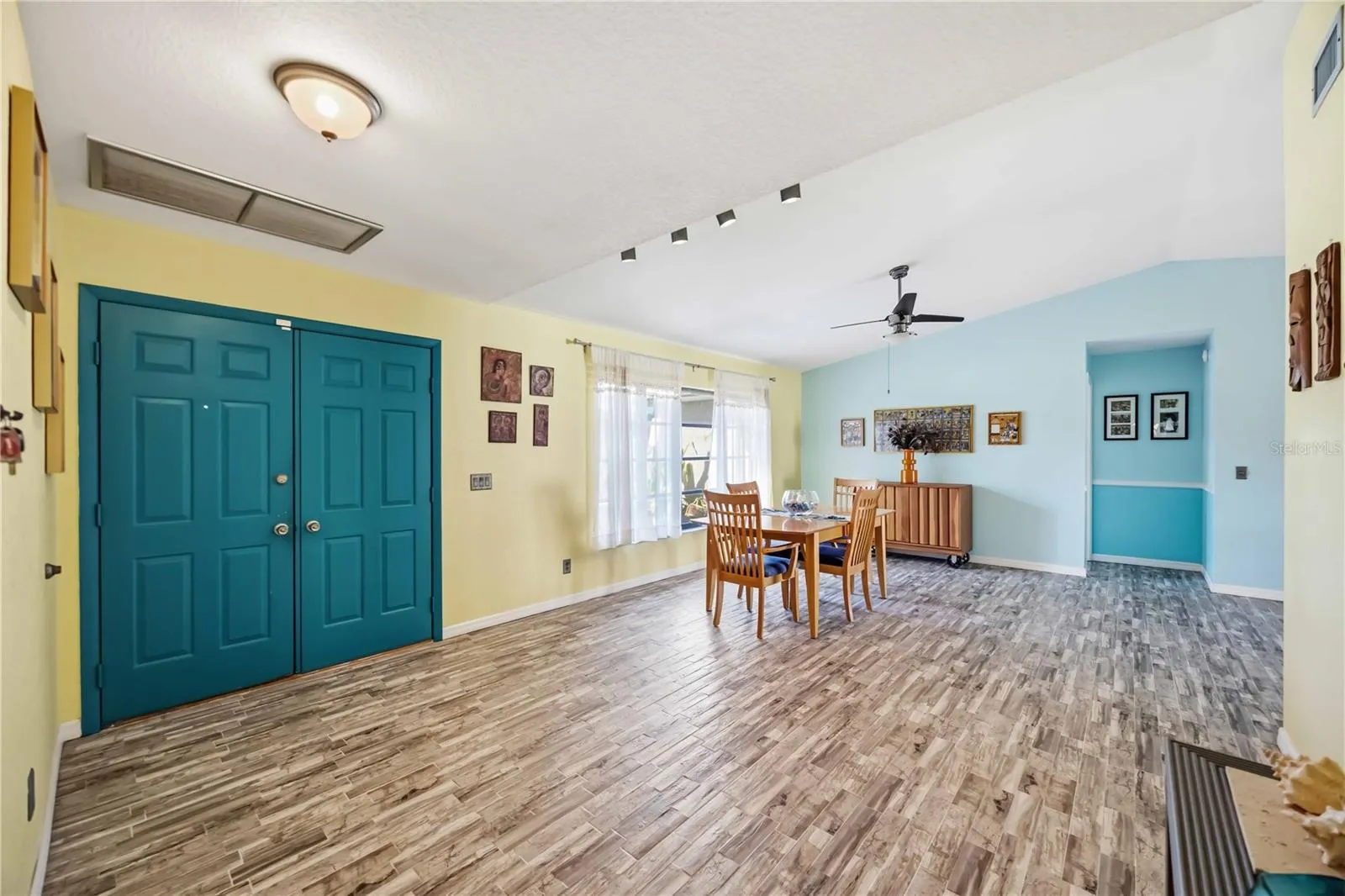 Double entryway