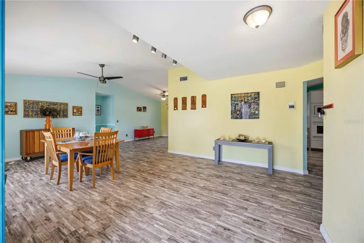 Plank tile