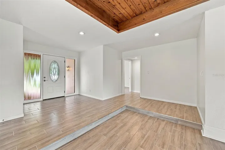 Entry view with flex space.