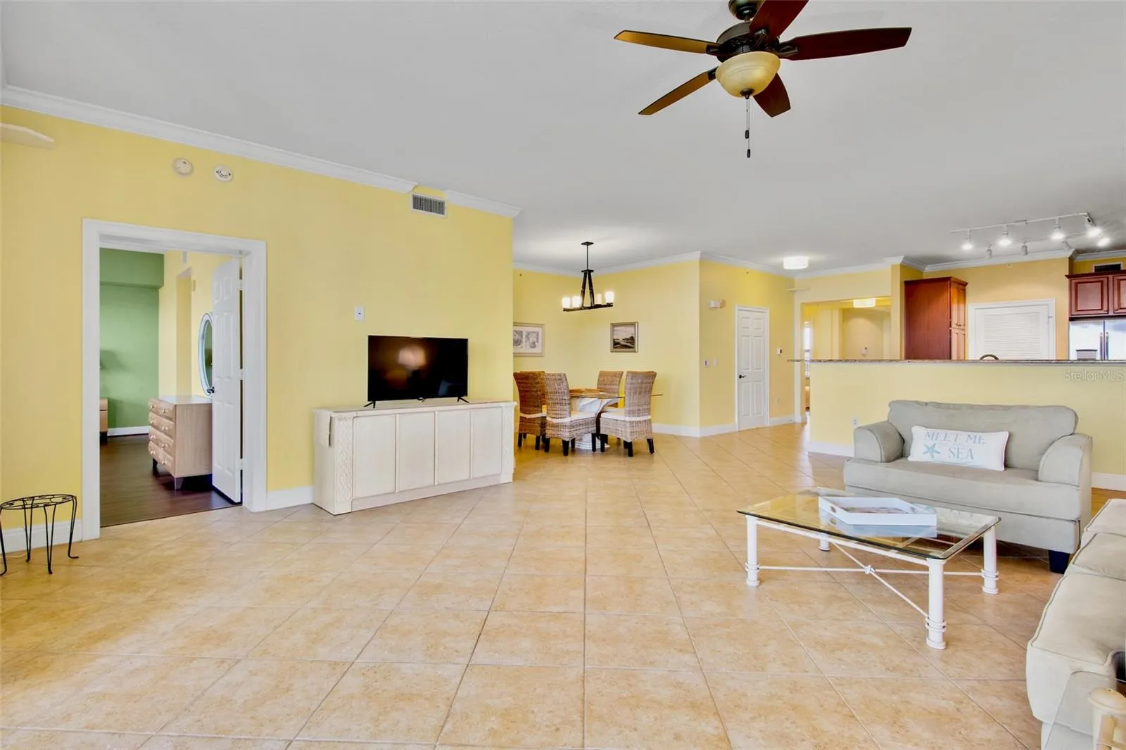 Huge Great Room!