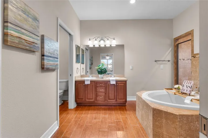 Amazing soaker tub