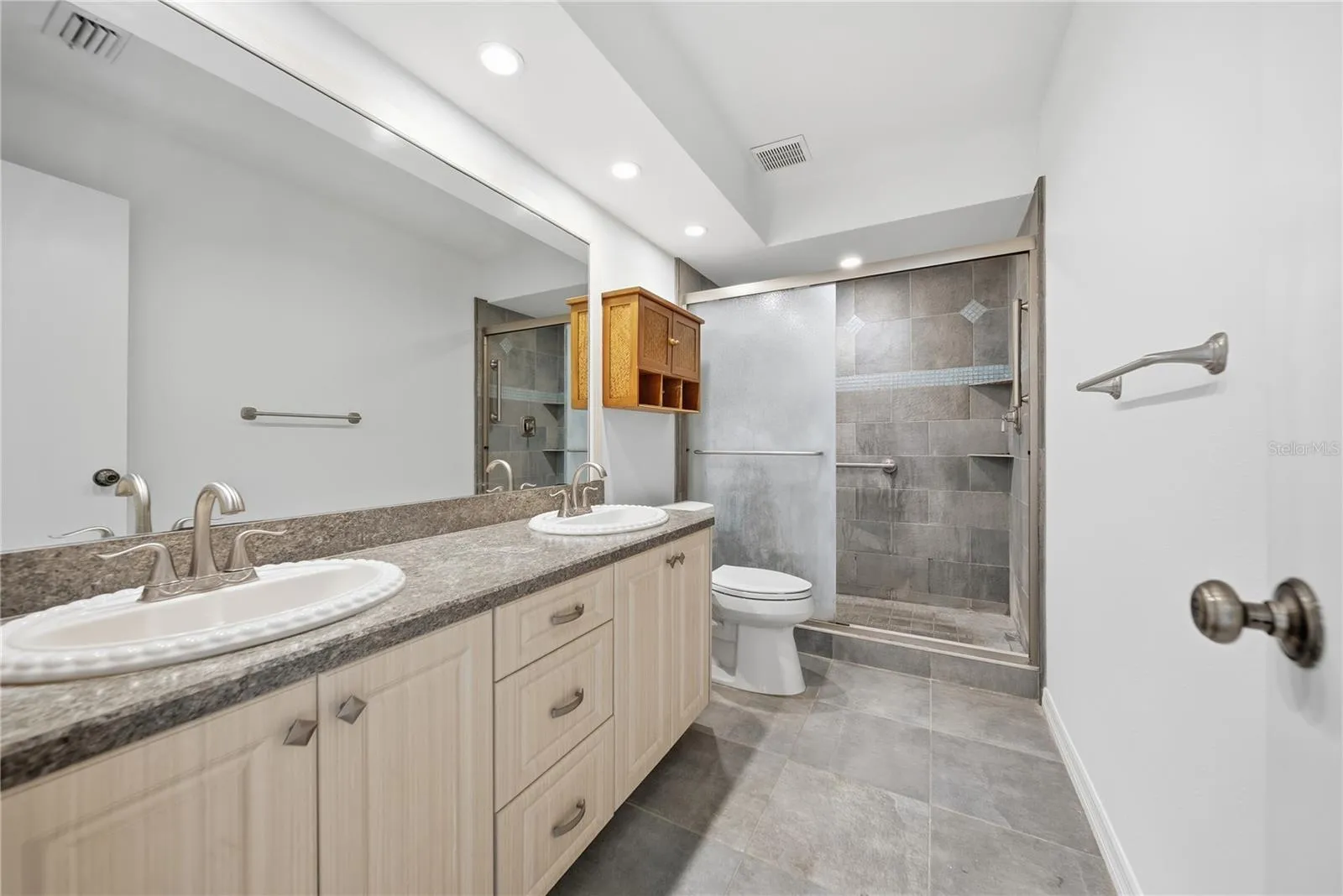Full Bath