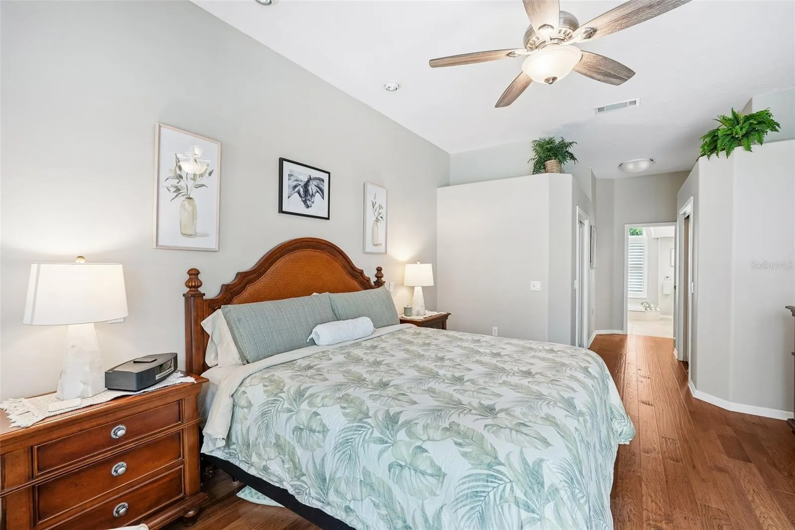 Double walk-in - primary bedroom