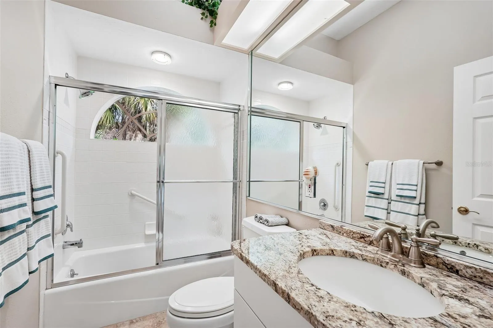 3rd Bath/ doubles as a pool bath