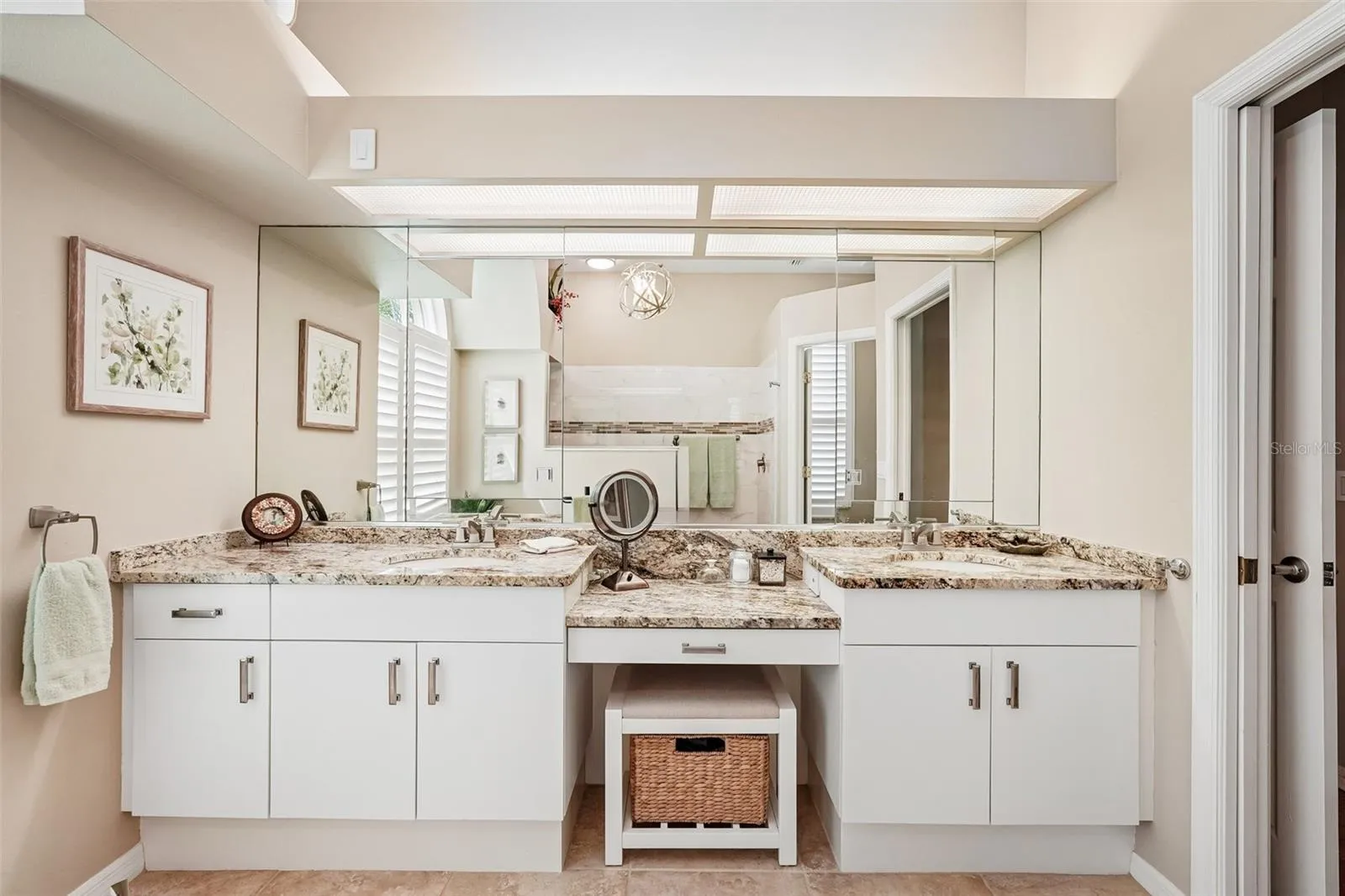 Primary bath double sinks &amp; make up vanity
