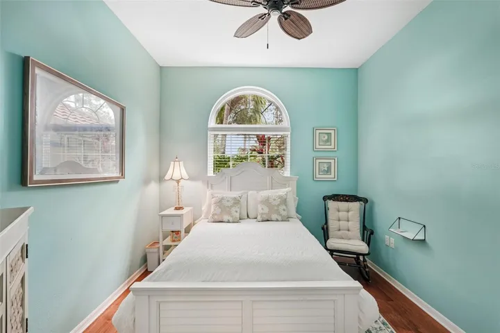 Lovely Guest bedroom