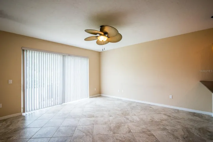 Sliding gladd doors to the patio