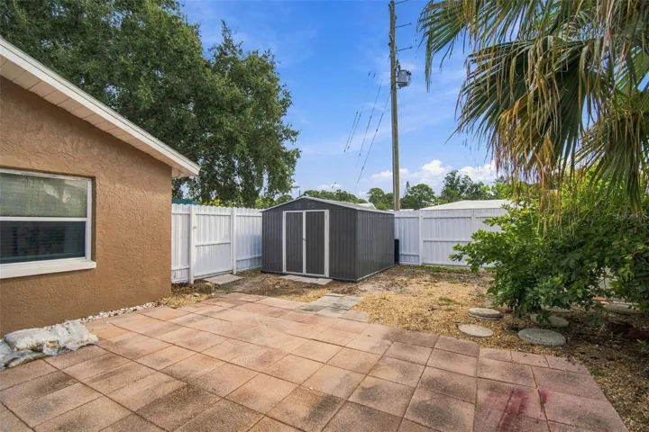 GATE ENTRANCE ON BOTH SIDES OF PROPERTY FOR EASY ACCESS