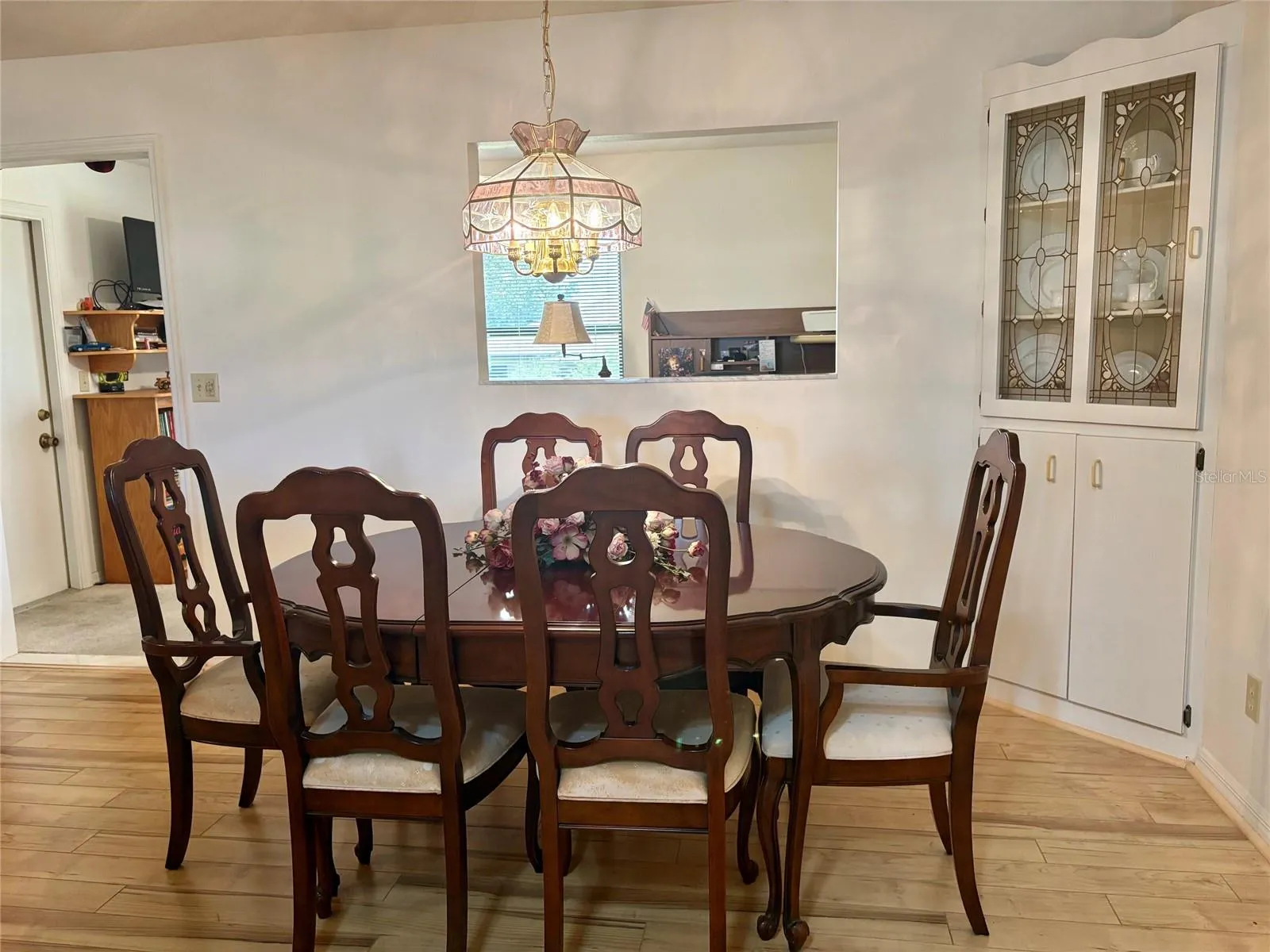 Dining Room/ Wood Floors