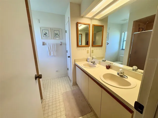 Primary Bath / Walk in Shower