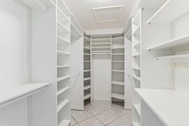 Master Bedroom Walk in Closet