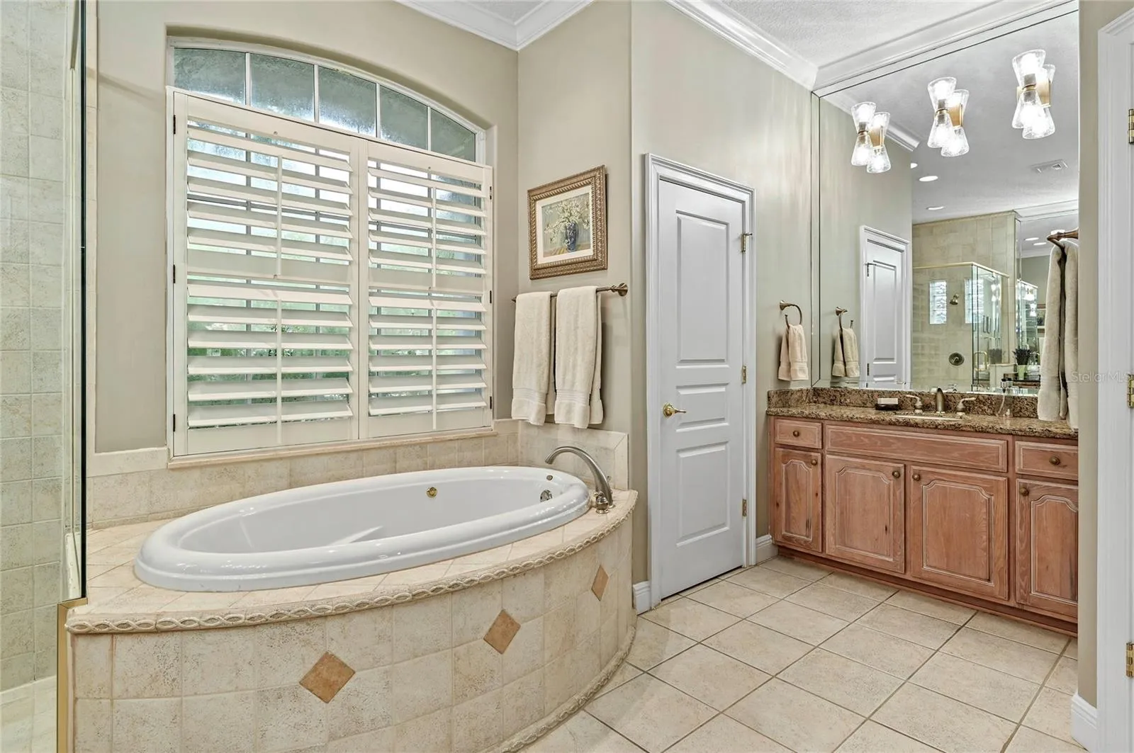 Dual Vanities with Granite Countertops