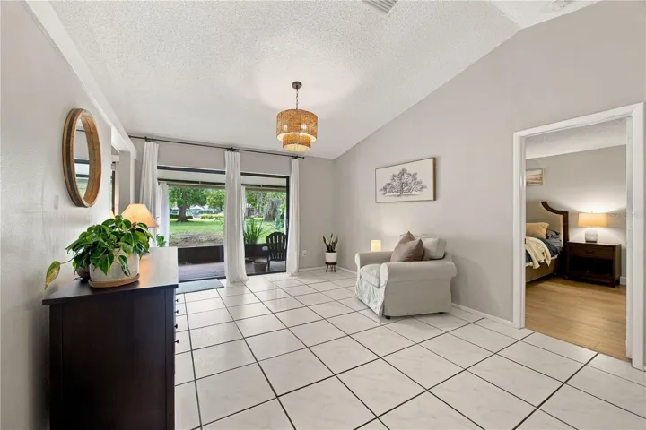 Dinette/Living Area