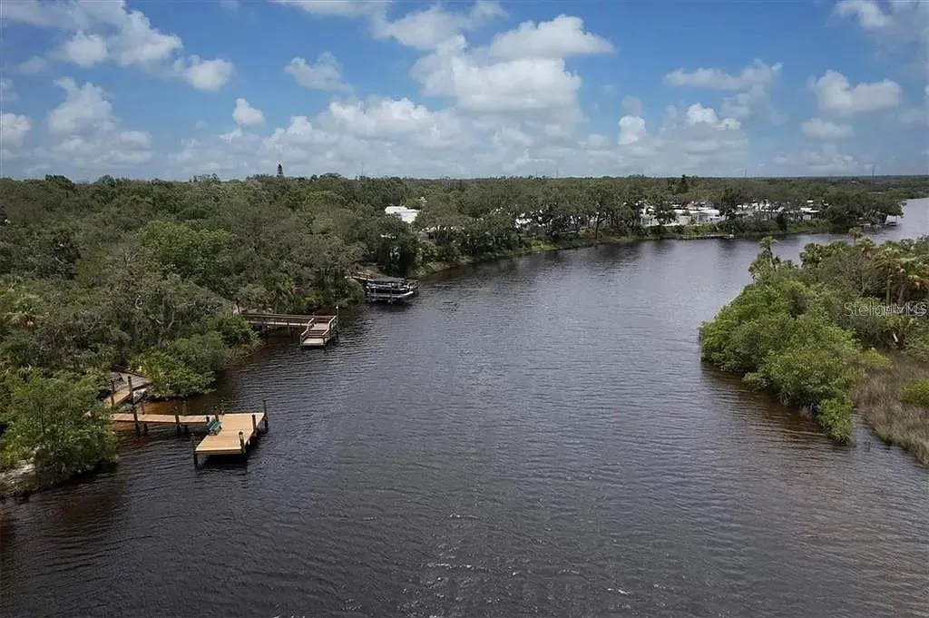 Williams Creek flows to Braden River