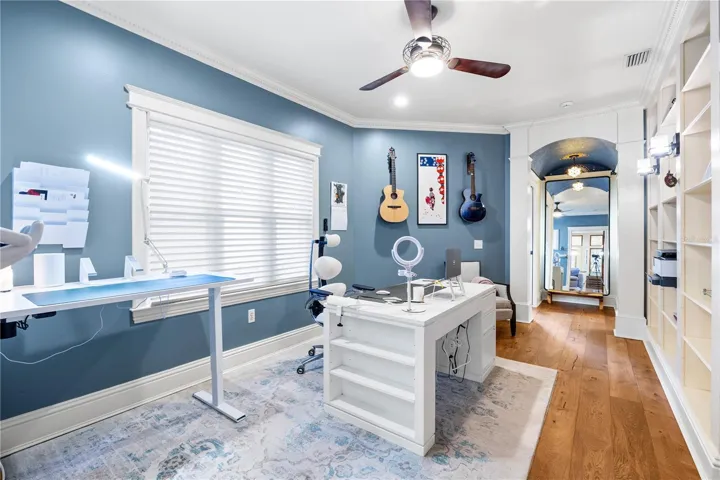 Office in primary quarters