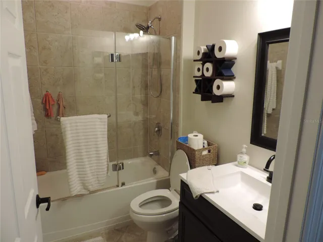 2nd bathroom