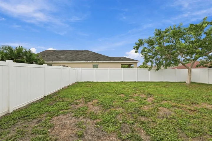 Spacious fully fenced backyard