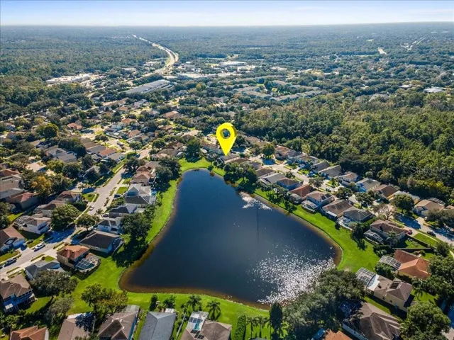 Kingsbridge East has two ponds and abuts Long Lake.