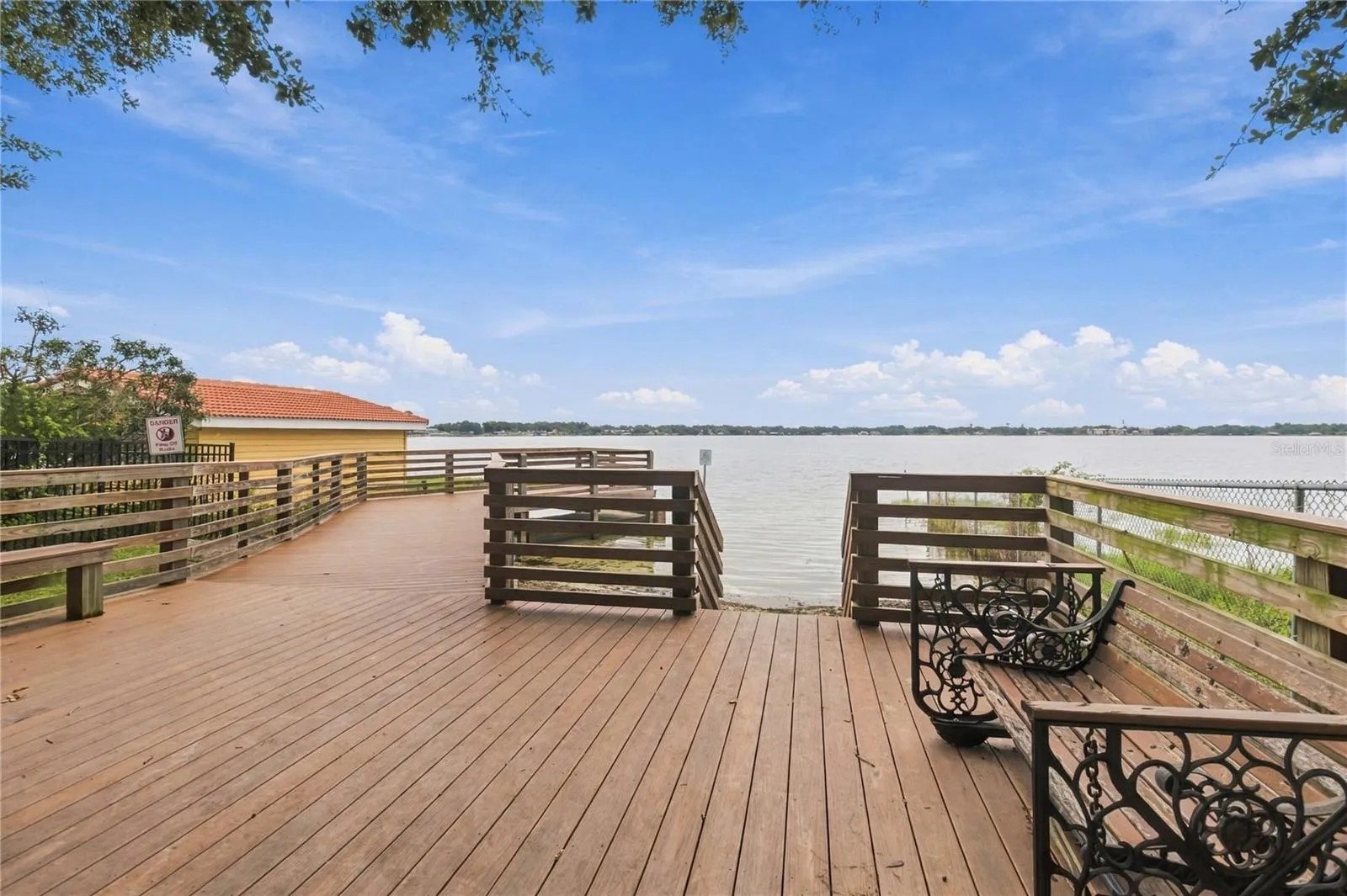 Lovely sitting area on Dock in Private Park for Community only Overlooking Lake Conway