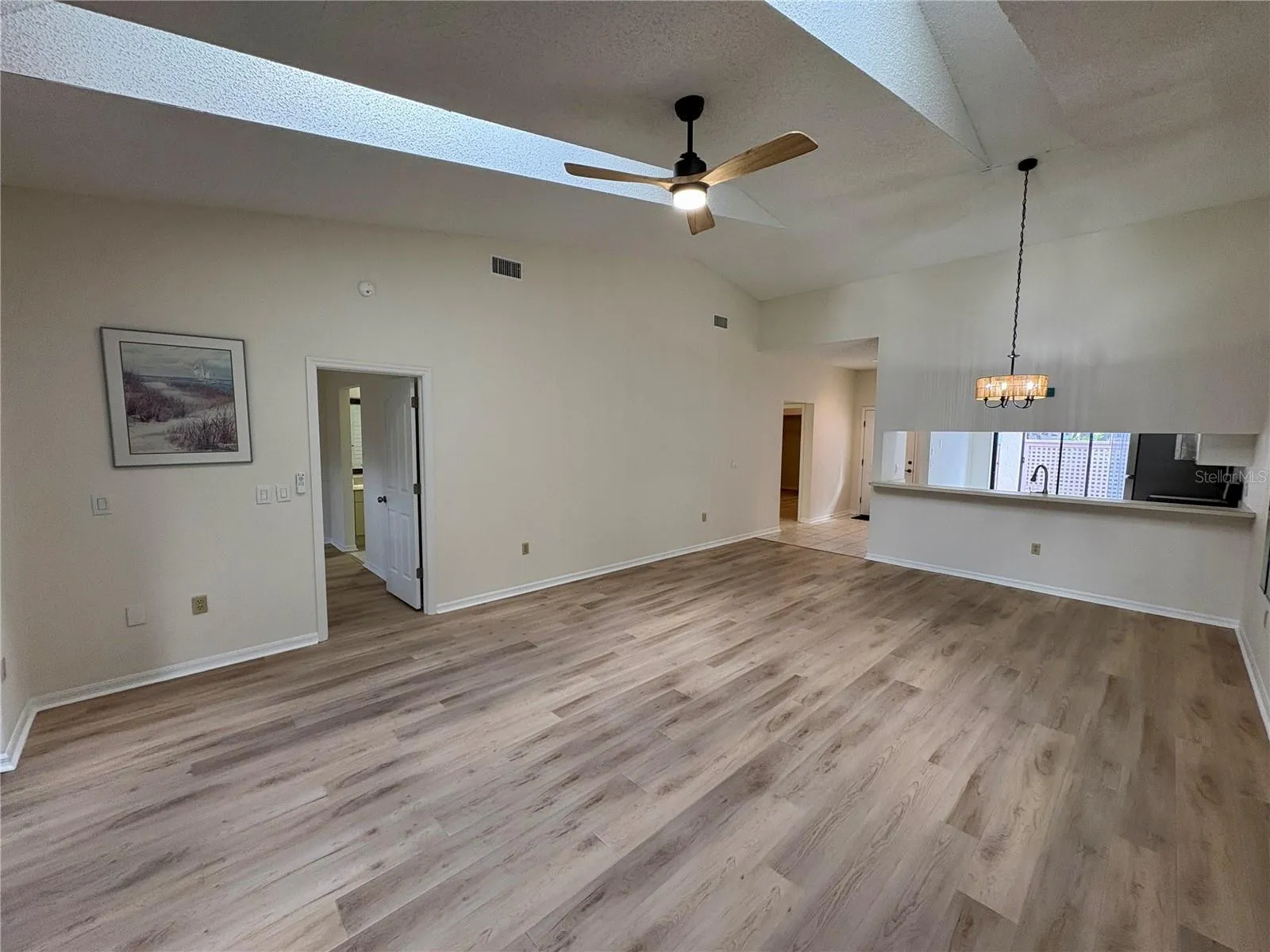 Dining  &amp; Great Room Vacant