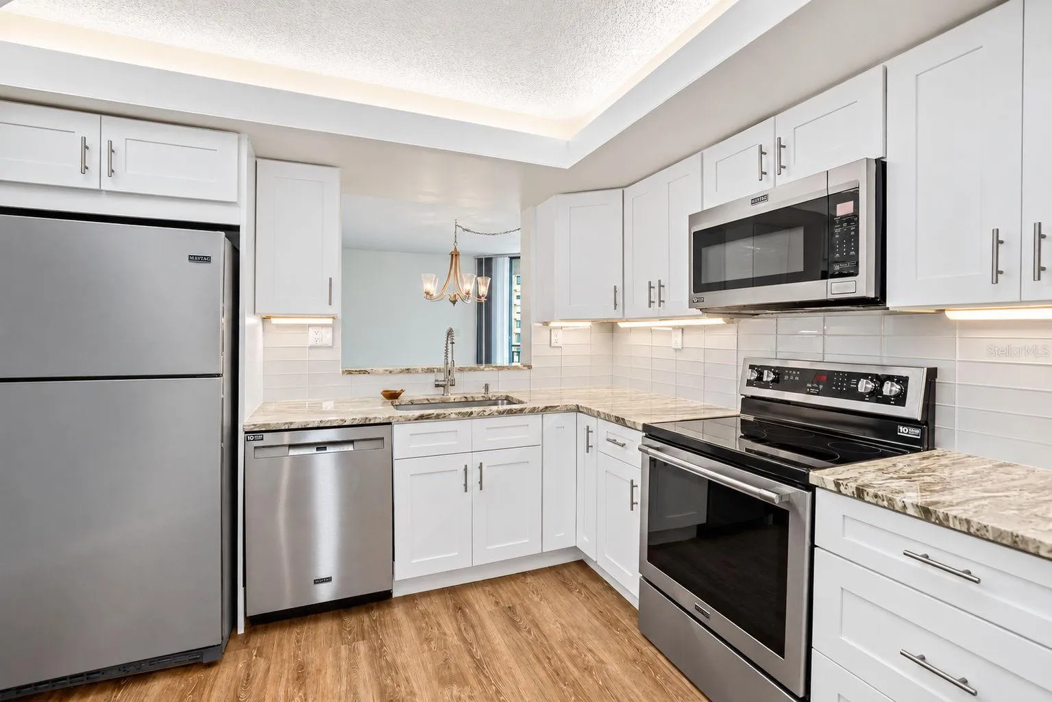 Beautiful kitchen remodel. Shaker cabinets, soft close drawers, newer stainless appliance package