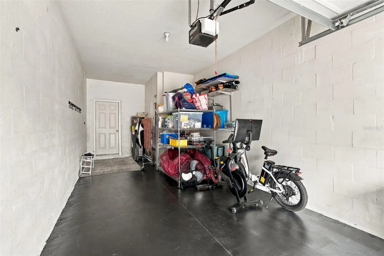 Oversized 1 Car Garage
