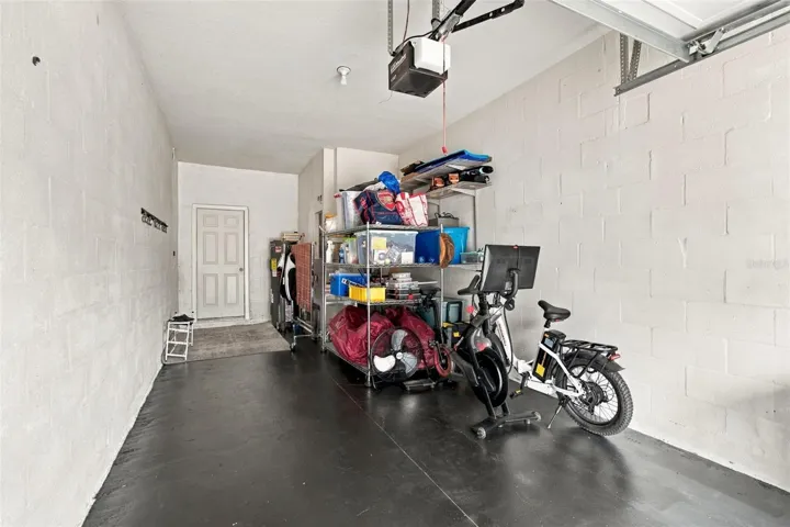 Oversized 1 Car Garage