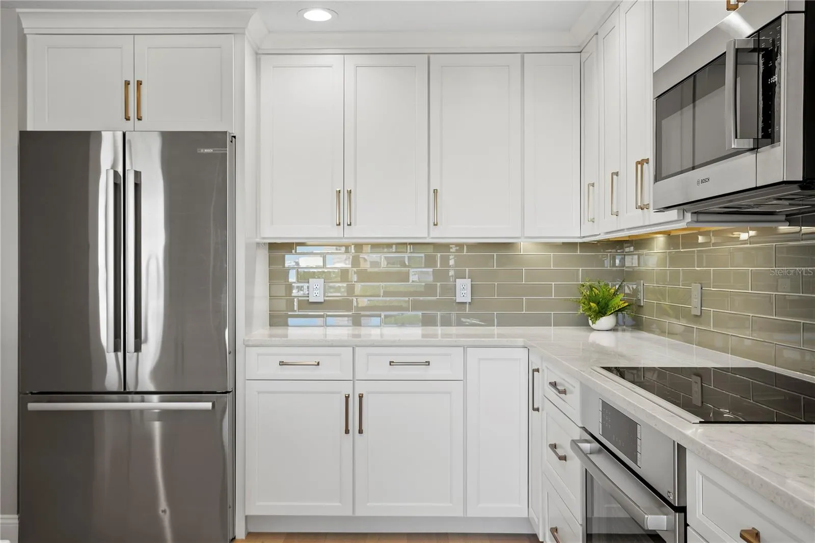 Kitchen - stainless steel appliances