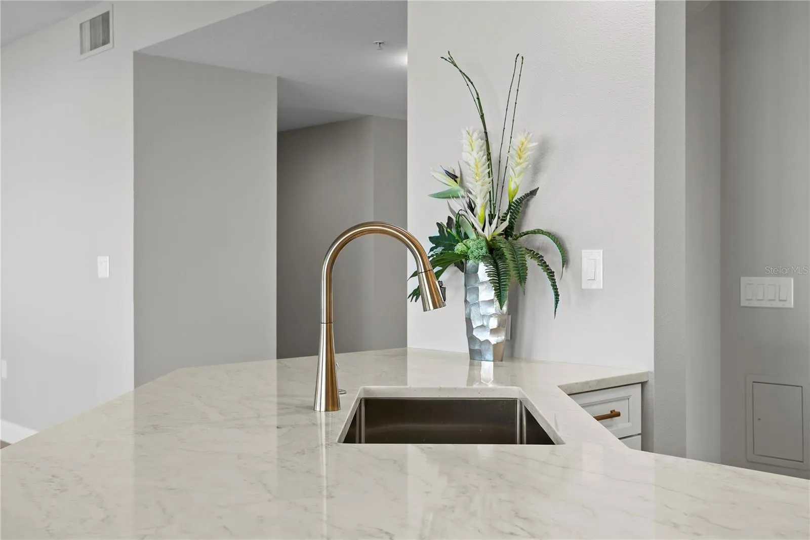 Kitchen fixtures