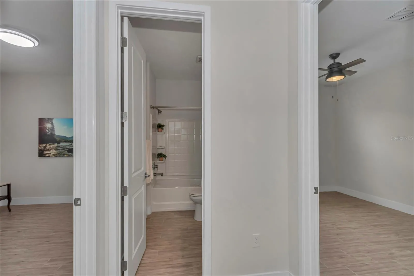 Full bath located between bedroom 2 &amp; bedroom 3