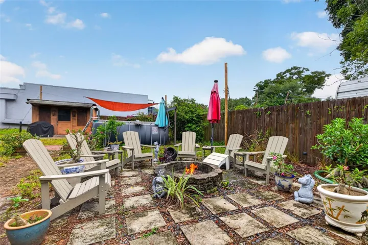 Built-in firepit