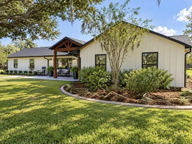 Welcome to your country retreat (landscaping has been digitized using AI until we get professional photos)