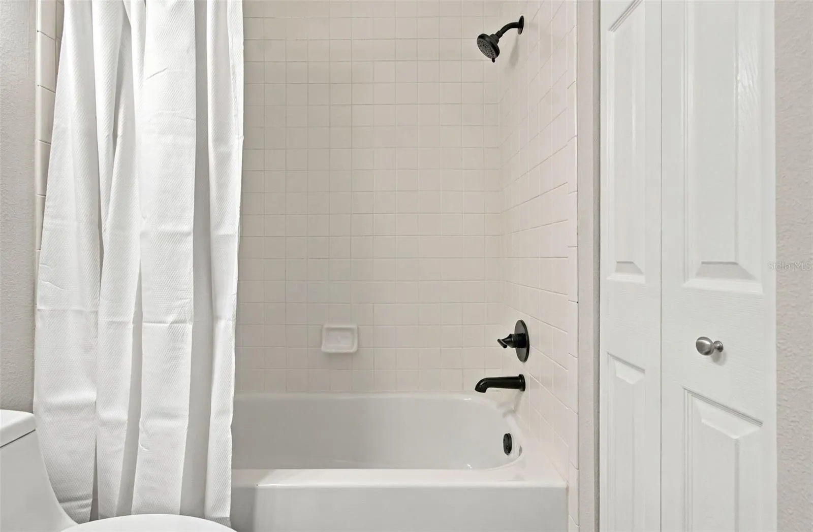 Tub/Shower w/New Fixture