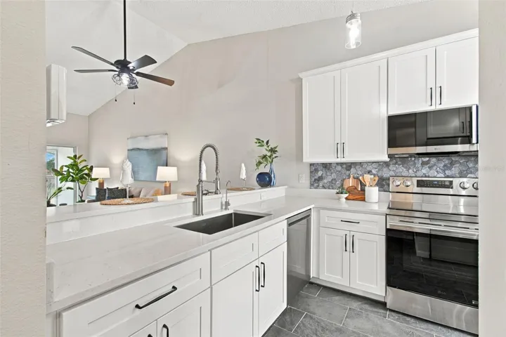 QUARTZ COUNTERTOPS, LARGE FARMHOUSE SINK