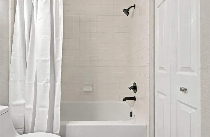 Tub/Shower w/New Fixture