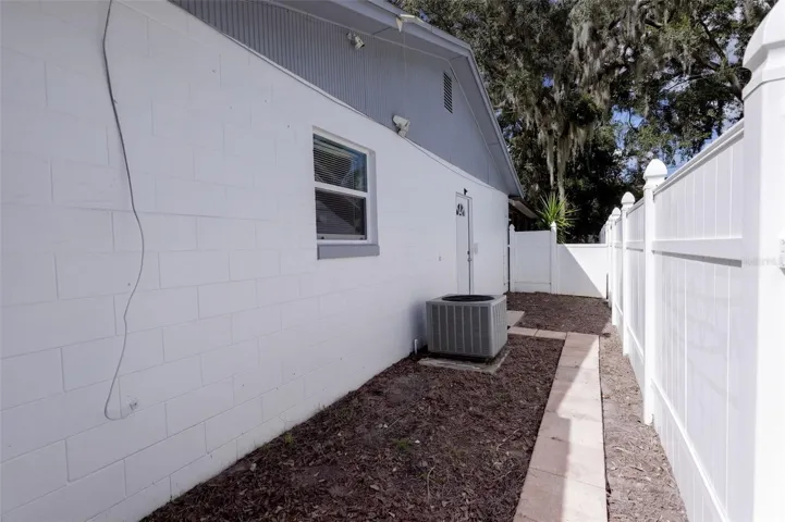 Side Entrance with Separate Entry