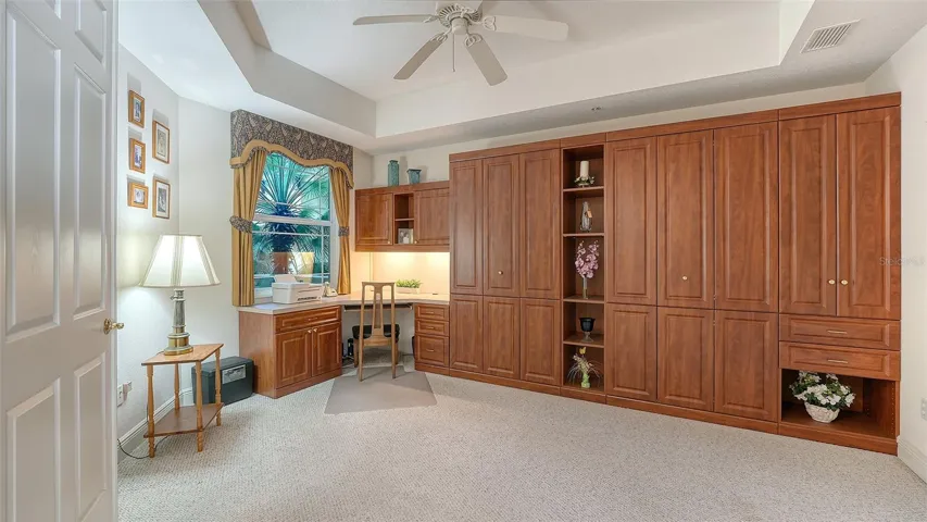 Dedicated office that can serve as 3rd bedroom with 2 twin size murphy beds