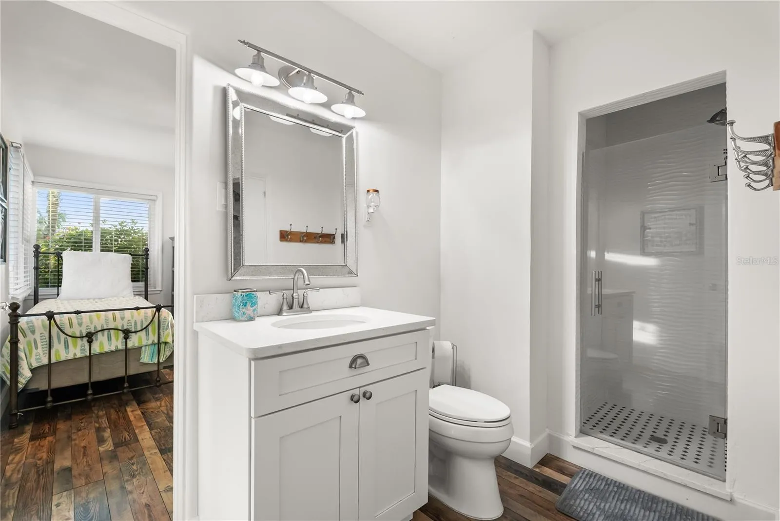 Jack and Jill bathroom connects bedroom 2 and 3